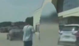 男子撞飞视频,现场画面令人触目惊心